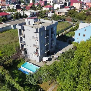Femily In Mareti Str 2 Батуми